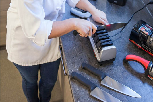 Kan du använda en elektrisk knivslipare på en japansk kockkniv?
