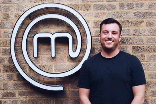 MasterChef -finalisten 2021, Mike Tomkins, beskriver SantokuKnives produkter som "The Best in the Game"