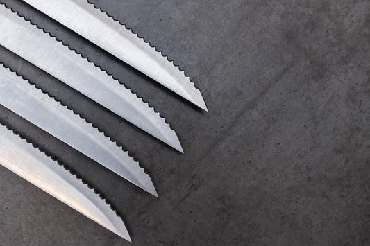 Hur skärper du en räfflad kniv?