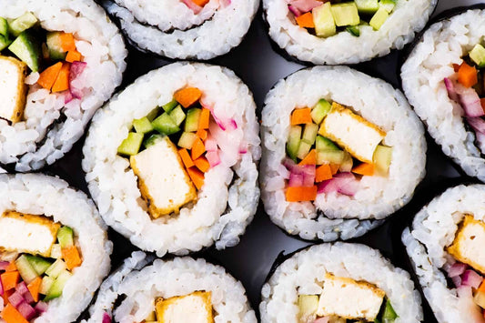 Njut av en vegansk japansk behandling - vegan katsu curry och tofu sushi rullar