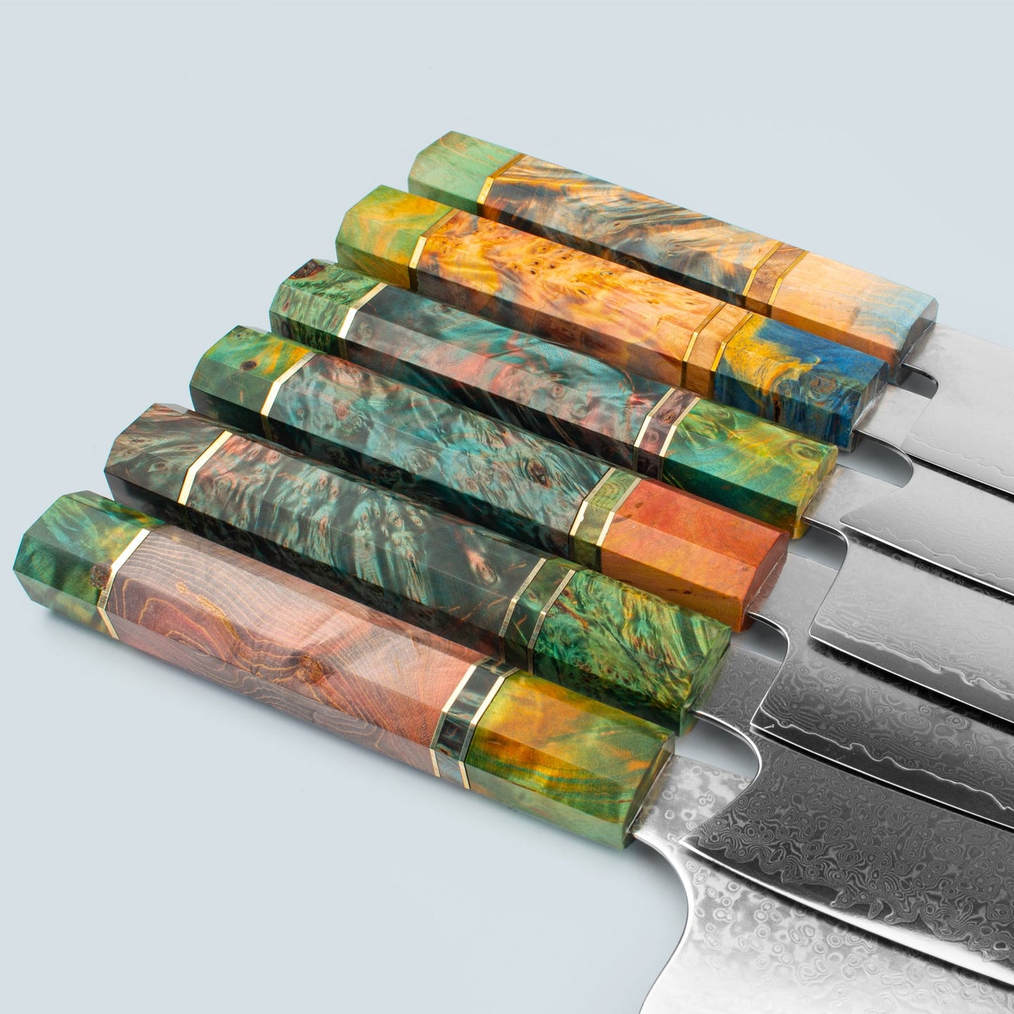 Ichika (いちか) Damaskus stålkniv med färgat åttkantigt handtag