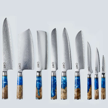 Aiko Blue (あいこ, アイコ) Damaskus stålkniv med färgat blått hartshandtag