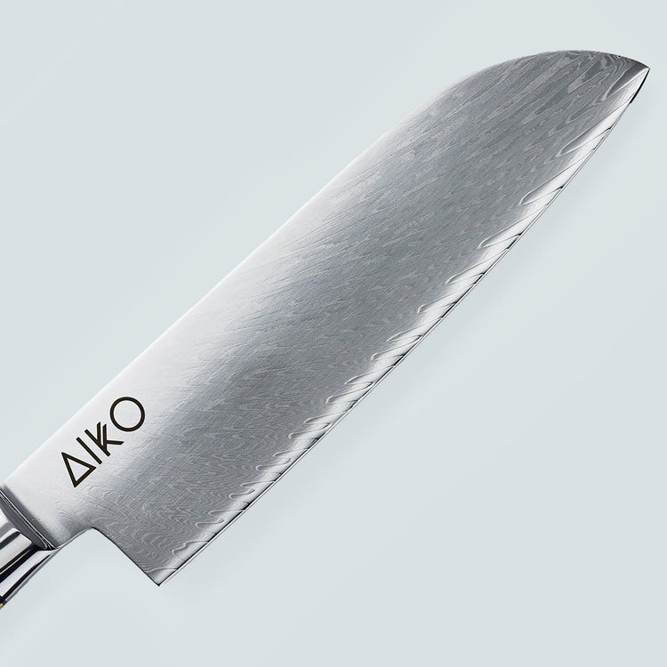 Aiko Red Damaskus stålkniv med färgat rött hartshandtag