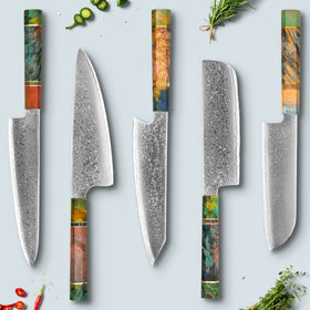 Ichika Damascus stålkniv med färgat åttakantigt handtag